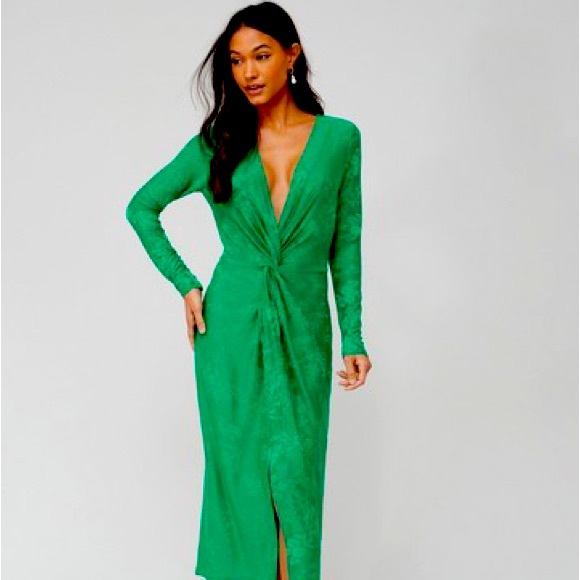 Charlotte Russe Dresses & Skirts - Emerald twist dress